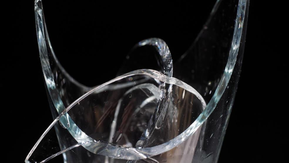 Mit einem Glas schlug der Täter einem 25-Jährigen mehrfach auf den Kopf. © Pixabay