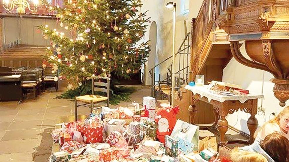 Feierlicher Höhepunkt der Wunschbaum-Aktion ist die Adventsfeier in der Georgskirche, bei der am 17. Dezember die bedürftigen Kinder beschenkt werden.  © Foto: privat