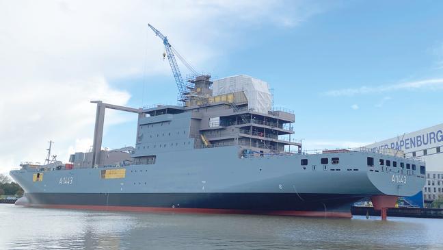 Neues Marineschiff der Meyer Werft zeigt sich  