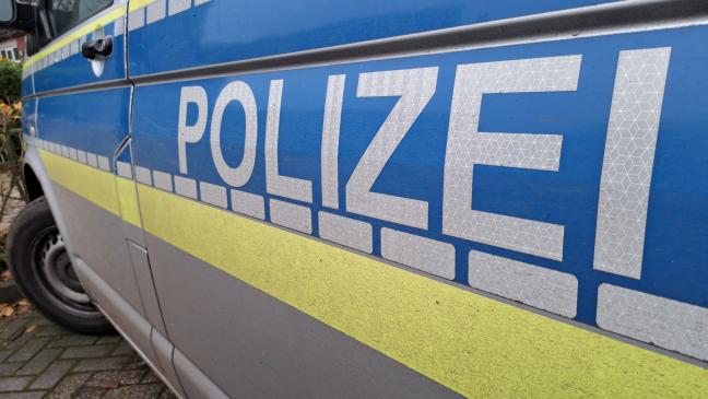 21-Jähriger will Polizisten treten