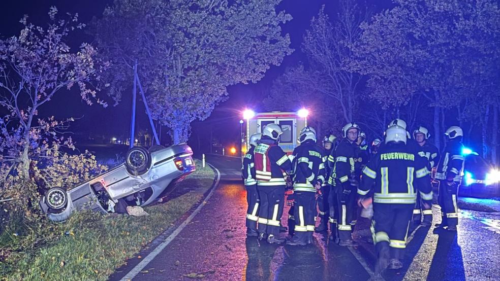 Rund zwei Stunden waren insgesamt knapp 30 Feuerwehrleute im Einsatz. © Foto: Freiwillige Feuerwehr Aurich
