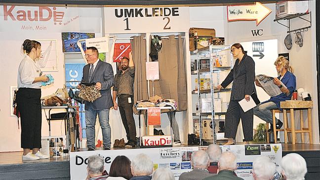 Klima-Kleberin und Chaos im Kaufhausbetrieb sorgen für Unterhaltung