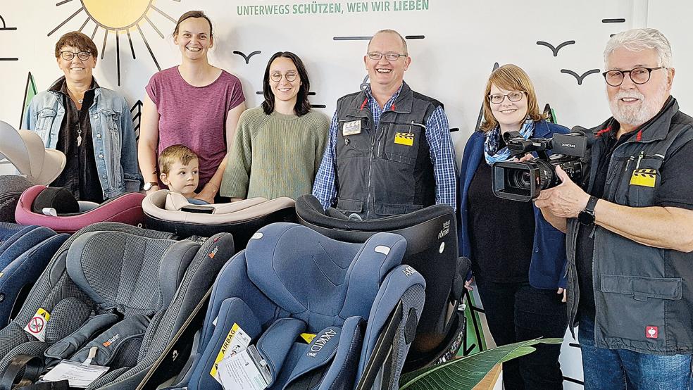 Vor mehr als zwei Jahren begannen die Dreharbeiten. Szenen wurden unter anderem im Geschäft »Zwergperten« in Weener gefilmt (Foto).  © Foto: privat