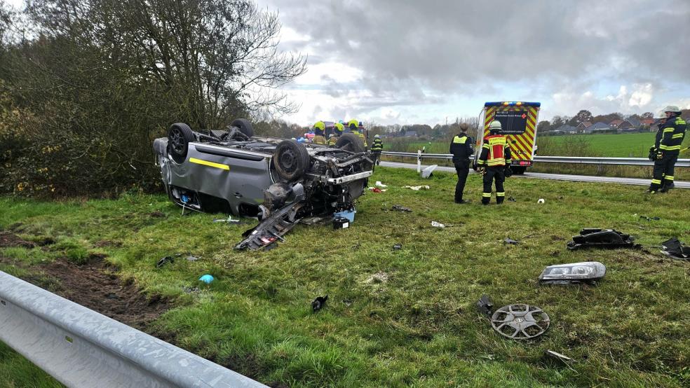 Auf der Autobahn bei Bunde hat es heute einen Unfall gegeben. © Feuerwehr Jemgum
