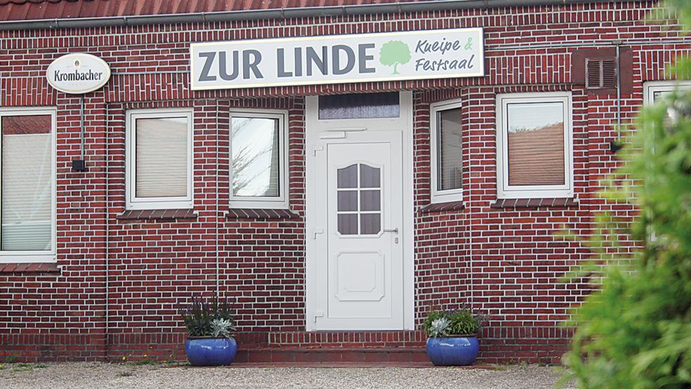 Der Gasthof »Zur Linde« an der Kirchstraße in Holthusen wurde Mitte des Jahres geschlossen. Nun steht das Gebäude zum Verkauf.  © Foto: Busemann/Archiv
