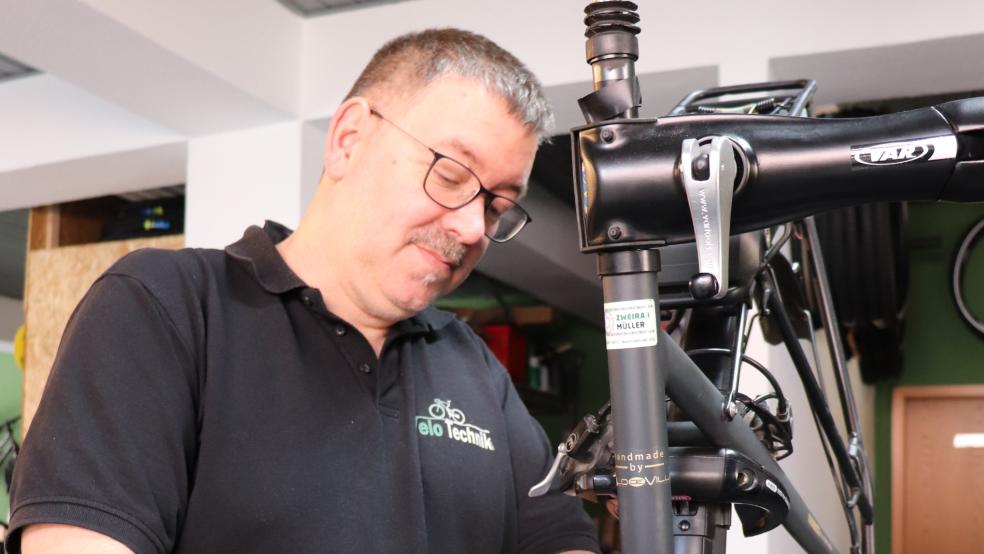 Von den Pedalen bis zur Nabenschaltung gibt es fast nichts, was von Sascha Spies nicht repariert werden kann.  © Foto: HWK/Feldmann