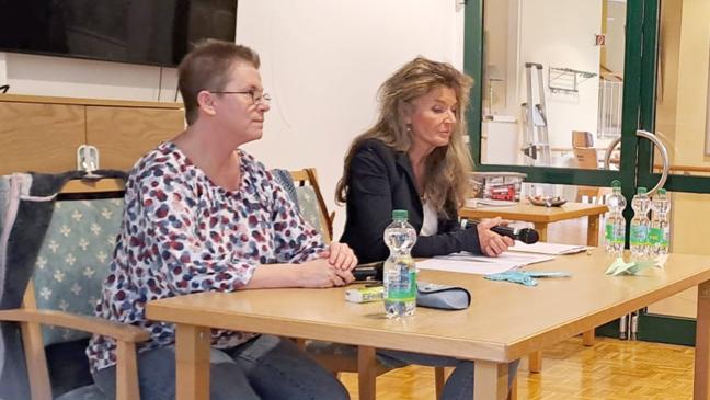 Als Erwachsene erblindet: Berührende Lesung in Leer