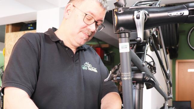 Rad im Herzen und Schrauber in der Hand