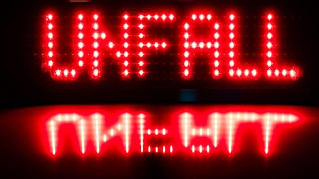 Kollision von Mercedes und Wohnmobil