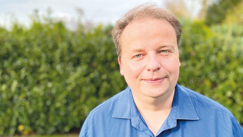 Seit mehr als 25 Jahren schlägt Stefan Santjers Herz für Schlager. Als Sänger Sanny hat er seine Leidenschaft zum Beruf gemacht.  © Foto: Hanken