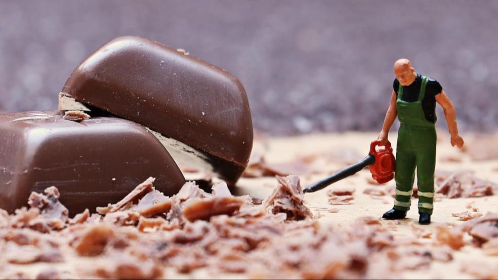 Einen Laubbläser, hier eine Miniaturansicht eines Arbeiters, hat ein Unbekannter in Weener entwendet. © Pixabay