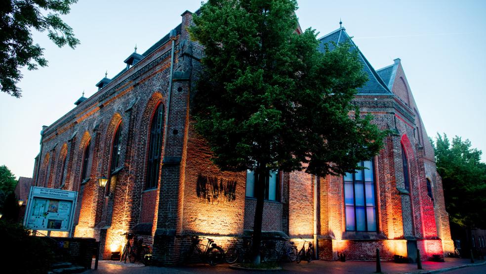 Heute wird gefeiert: Die Johannes a Lasco-Bibliothek in Emden besteht seit 30 Jahren. © dpa