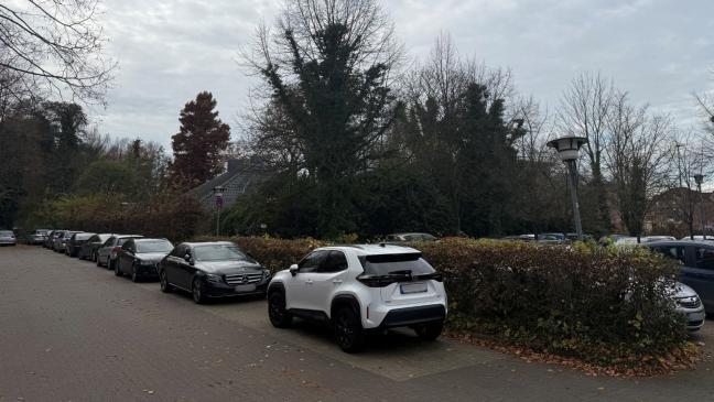 Parkplatz an der VHS wird teilweise gesperrt