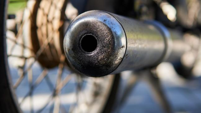 Junger Kradfahrer stürzt auf A 31