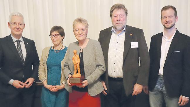 Plattdeutsch-Preis für Marina Bohlen