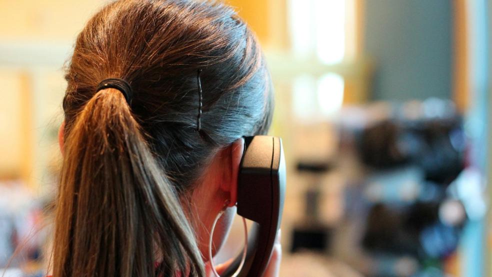 Auch eine angebliche Polizeibeamtin, hier ein Symbolfoto, war bei dem Schockanruf beteiligt. Das 65-jährige Opfer wurde um 22.000 Euro gebracht. © Pixabay