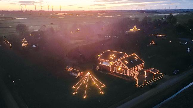 Weihnachtsdorf erstrahlt wieder