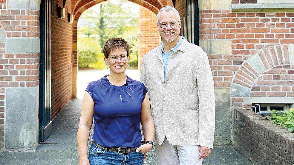 Sabine Kasimir und Stephan Kühl leiten die Volkshochschule in Leer.  © Foto: VHS