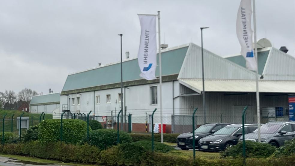 Nach Bekanntwerden der Verkaufspläne geht Angst um bei KS Gleitlager in Papenburg.  © Foto: Kierstein