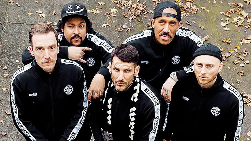 Die Punkrock-Band »Swiss & Die Andern« aus Hamburg führt das Line-Up des »Free for all«-Festivals 2026 an.  © Foto: Agentur