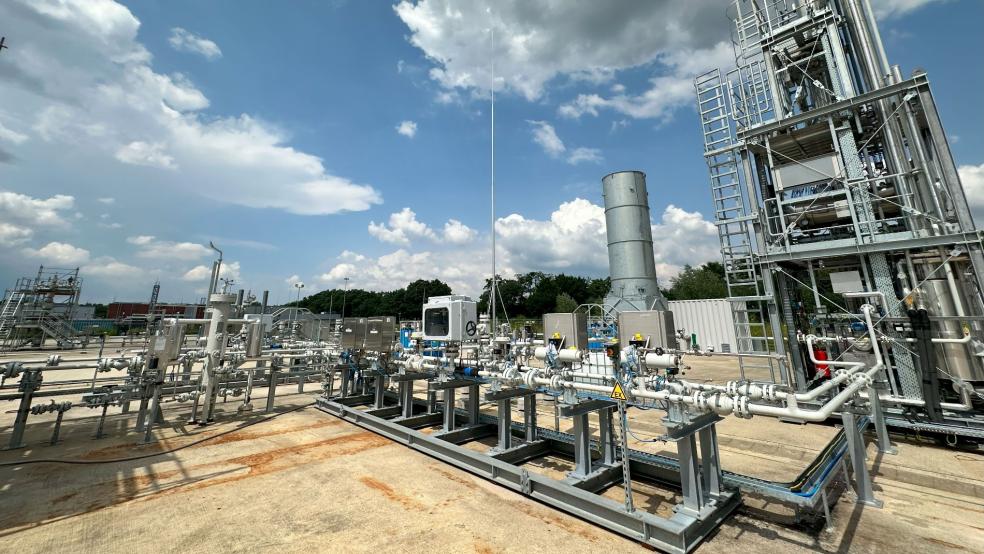 Pionierarbeit in Rüdersdorf: Mit dem Projekt HyCAVmobil hat EWE die sichere und effiziente Wasserstoffspeicherung unter realen Bedingungen erprobt. © EWE/Auras