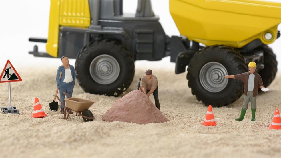 Der Ausbau von Straßen kann für Anlieger schmerzhaft teuer werden.  © Symbolfoto: Pixabay