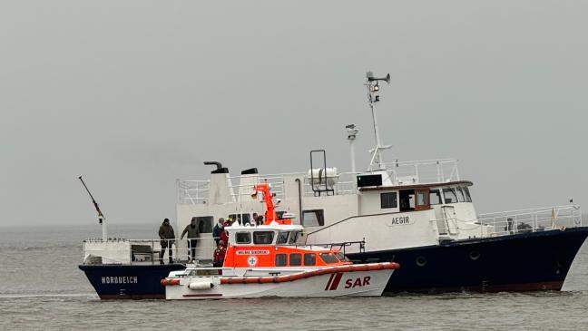 Bestattungsschiff "Aegir" kommt auf Sandbank fest