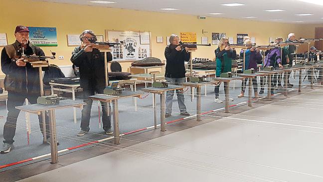 Rheiderländer dominieren Staffelschießen im Kreis Leer