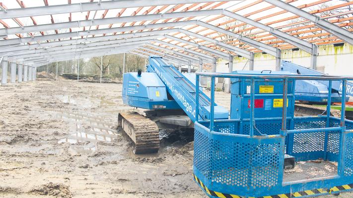 Hallenbau mit Fundament aus Zusammenhalt