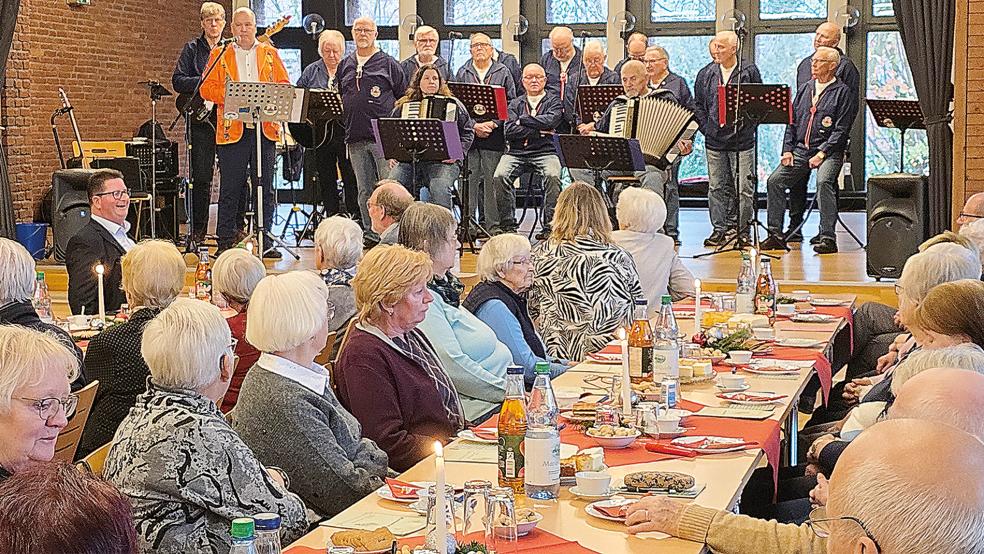 Bürgermeister Claus-Peter Horst begrüßte die Senioren in Bingum.  © Foto: Wolters