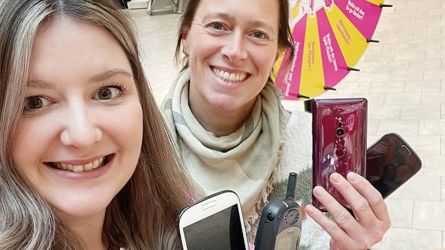 171 alte Handys in der&nbsp;Wiederverwertung