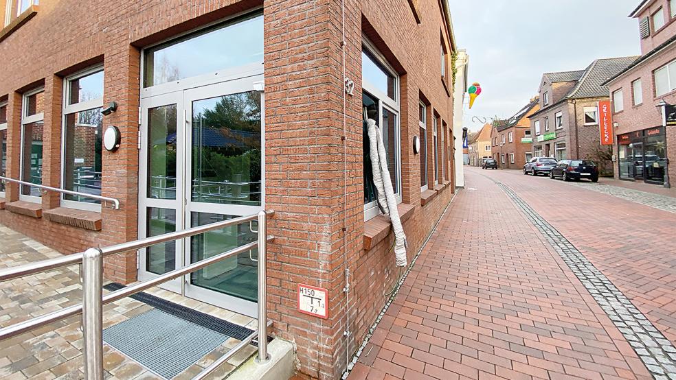 Entlüftungsschläuche prägten einige Wochen den Anblick bei der Begegnungsstätte. Nun sind die Schläuche verschwunden.  © Foto: Hanken