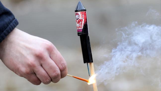 Feuerwerksrakete verletzt Jugendlichen