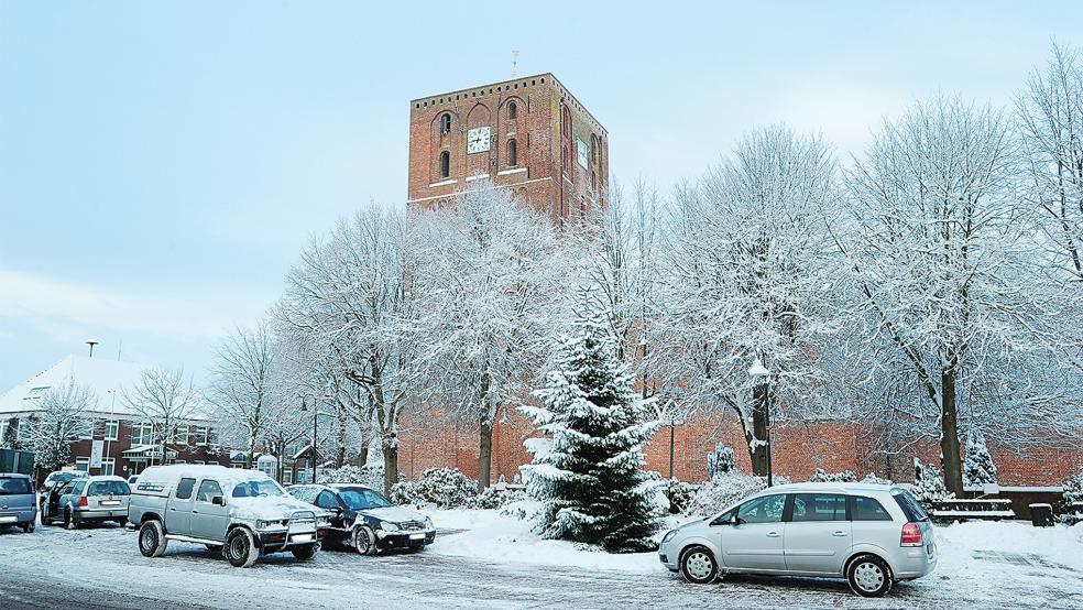 Auch Marienhafe lag im Dezember 2010 unter einer stabilen Schneedecke.  © Foto: Hochmann