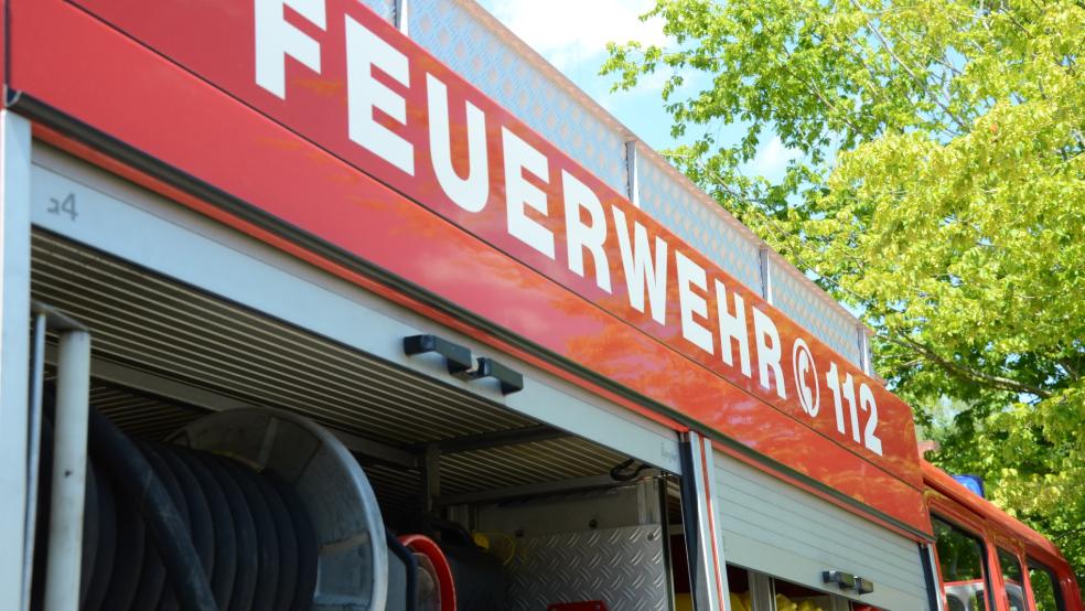 Die Feuerwehr konnte das Haus nur unter Atemschutz betreten. © Symbolfoto: Hanken