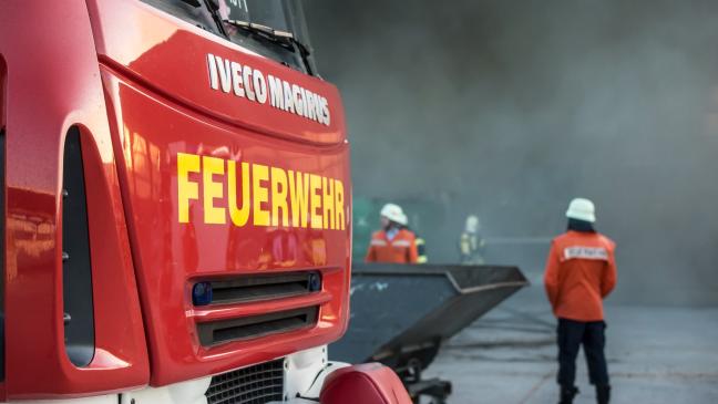 Wohnhaus in Flammen: Bewohner entkommt verletzt