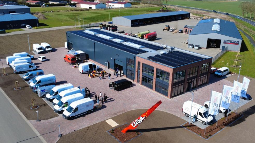 Mit dem neuen Standort im Gewerbegebiet Bunde-West, der im April eröffnet wurde, konnte das Leistungsportfolio der Service-Sparte um die Reparatur von Platinen in der hauseigenen Werkstatt ergänzt werden. © Foto: Enova