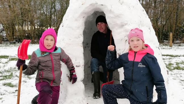 Iglu-Bauer zaubern ein cooles Heim