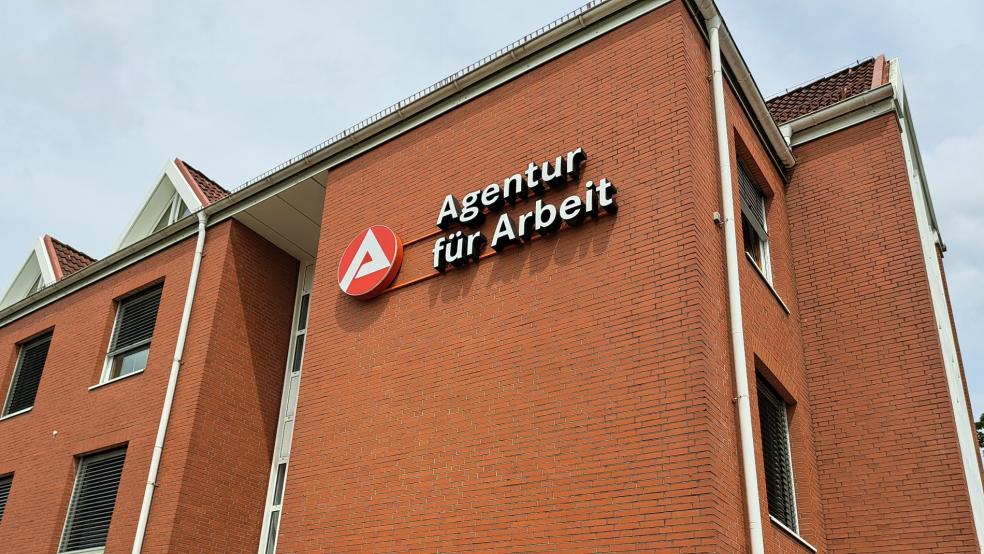 Die Agentur für Arbeit Emden-Leer an der Jahnstraße in Leer. © Foto: Szyska