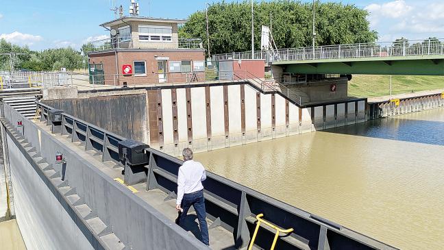 Seeschleuse in Leer wird gewartet
