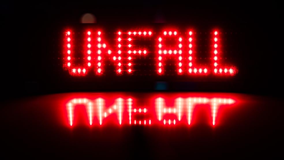 Möglicherweise sind die beiden am Unfall beteiligten Fahrzeuge, ein heller Audi e-tron und ein schwarzer Skoda Superb, anderen Verkehrsteilnehmern bereits zuvor aufgefallen, so die Polizei. © Symbolfoto: dpa