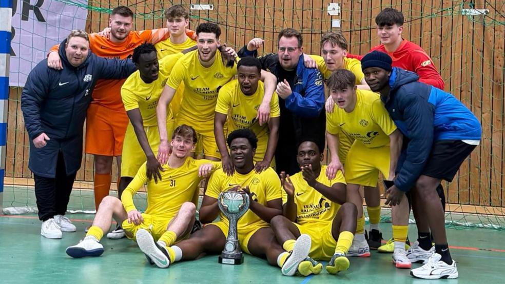 Der VfL Germania Leer als klassenhöchste Mannschaft des Turniers gab sich keine Blöße und holte sich den Sieg und damit den Wanderpokal. © privat