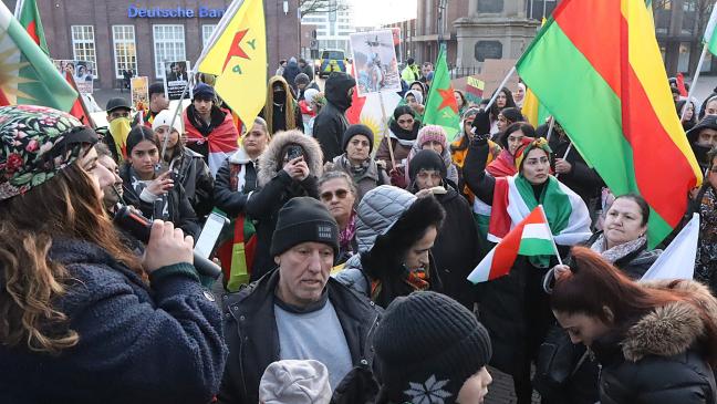 600 Menschen demonstrieren für Frieden in Syrien und Iran