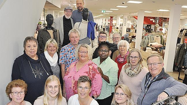 Große Gefühle zwischen Kleiderstangen