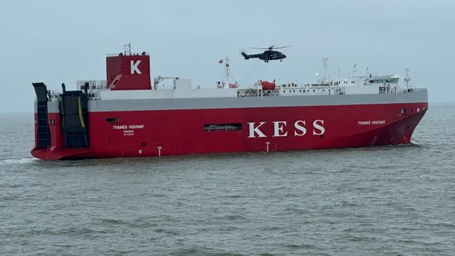  Frachter liegt nach Brand manövrierunfähig vor Borkum