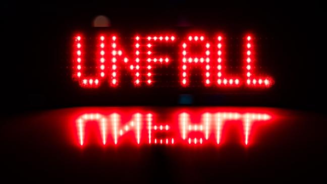 Kopfverletzung bei Spiegel-Kollision