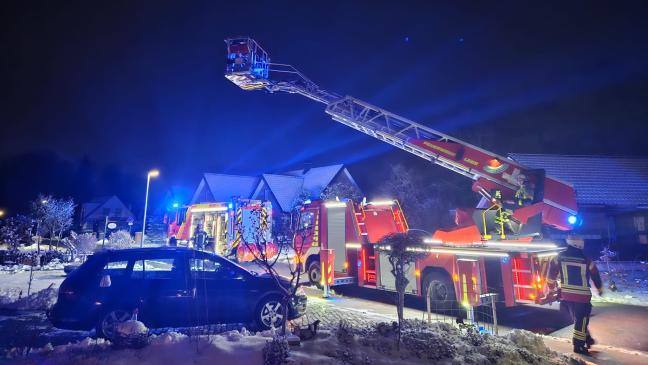 Feuerwehr im Einsatz bei Schornsteinbrand