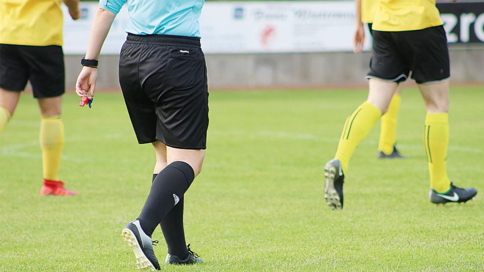 Schiedsrichter im Kreis Ostfriesland müssen oft durchgreifen.  © Foto: Pixabay