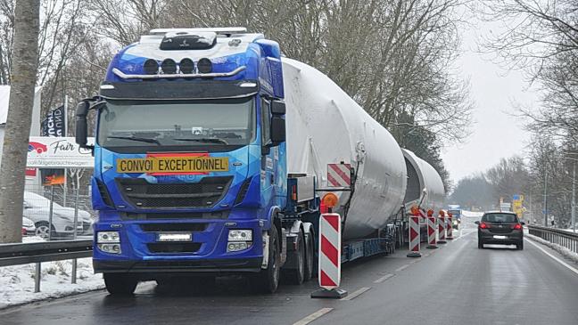 Autobahnpolizei legt Schwertransporte still
