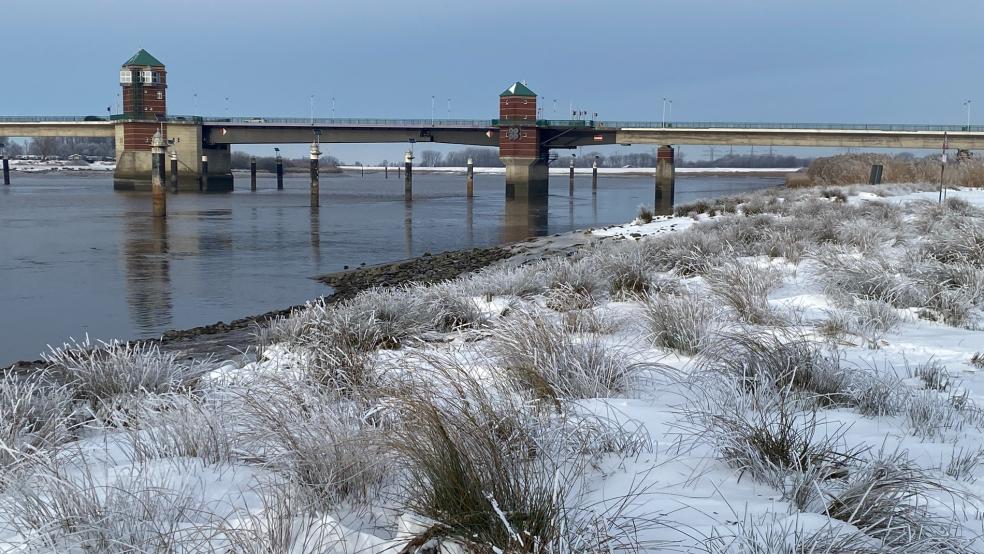 Die Jann-Berghaus-Brücke ist wegen neuer Streiks am Mittwoch und Donnerstag gesperrt. Für Fußgänger und Radfahrer gilt das nicht. © Hanken